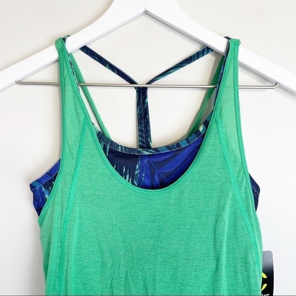 NWT CHAMPION Tank Top w/ Built-in Sports Bra Size Small - Picture 3 of 7